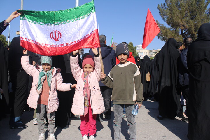 تصاویر/ خروش مردم کرمان در راهپیمایی ۲۲ دی