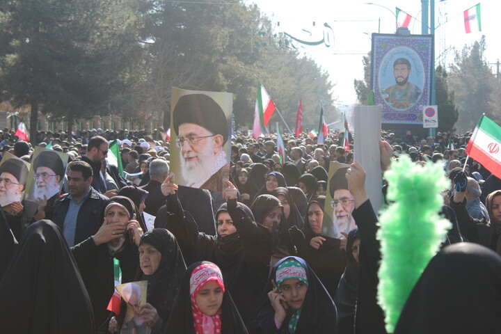 تصاویر/ خروش مردم کرمان در راهپیمایی ۲۲ دی