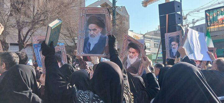 تصاویر راهپیمایی مردم مشهد در محکومیت اقدامات اغتشاش گران