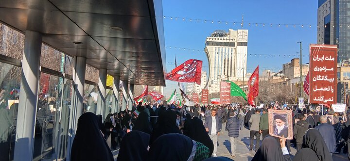 تصاویر راهپیمایی مردم مشهد در محکومیت اقدامات اغتشاش گران