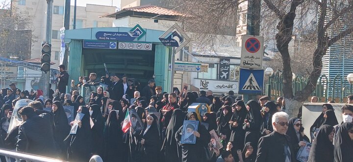 تصاویر راهپیمایی مردم مشهد در محکومیت اقدامات اغتشاش گران