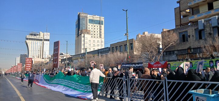 تصاویر راهپیمایی مردم مشهد در محکومیت اقدامات اغتشاش گران