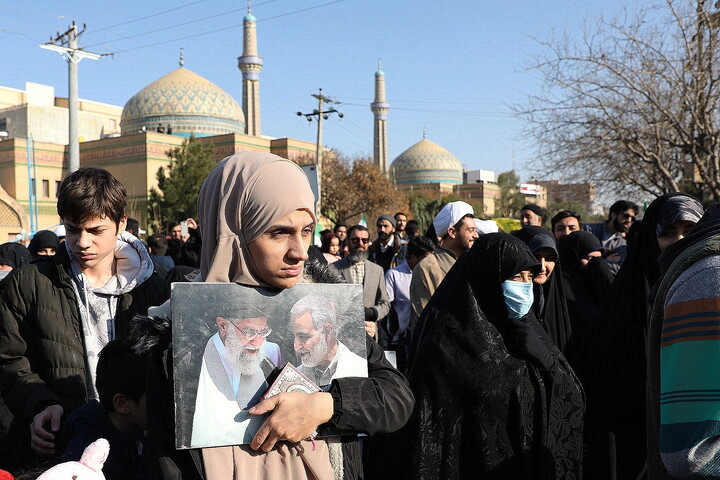 تصاویر/راهپیمایی باشکوه مردم قم بر علیه تروریسم صهیونی آمریکایی