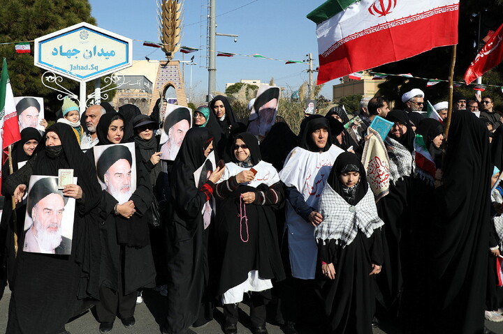 تصاویر/راهپیمایی باشکوه مردم قم بر علیه تروریسم صهیونی آمریکایی