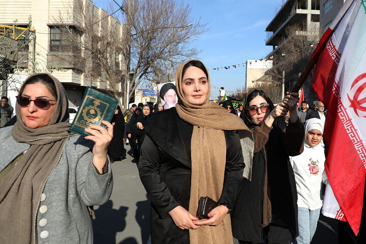 تصاویر/راهپیمایی باشکوه مردم قم بر علیه تروریسم صهیونی آمریکایی