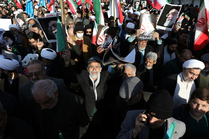 تصاویر/راهپیمایی باشکوه مردم قم بر علیه تروریسم صهیونی آمریکایی