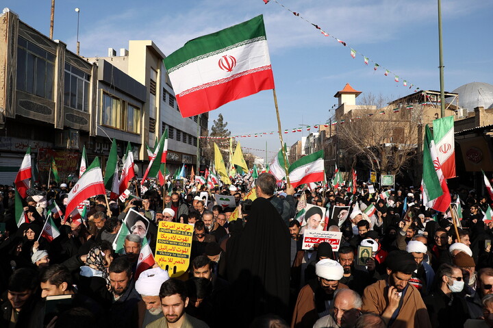 تصاویر/راهپیمایی باشکوه مردم قم بر علیه تروریسم صهیونی آمریکایی