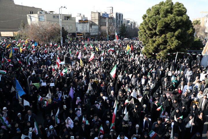 تصاویر/راهپیمایی باشکوه مردم قم بر علیه تروریسم صهیونی آمریکایی