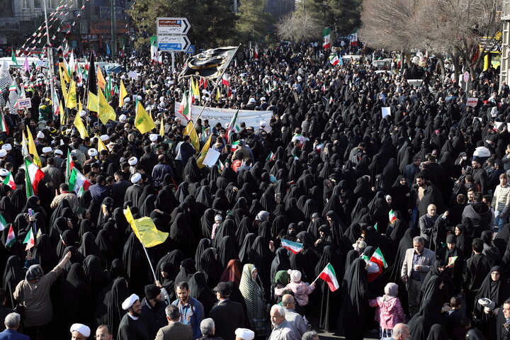 تصاویر/راهپیمایی باشکوه مردم قم بر علیه تروریسم صهیونی آمریکایی