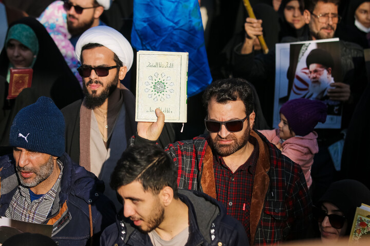 تصاویر/ حماسه آفرینی مردم قم در یوم الله 22 دی