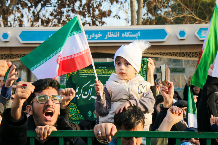 تصاویر/ حماسه آفرینی مردم قم در یوم الله 22 دی