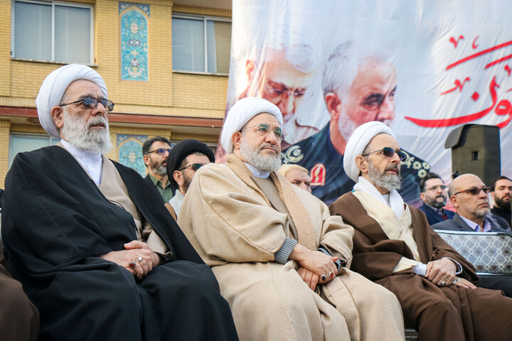 تصاویر/ حماسه آفرینی مردم قم در یوم الله 22 دی