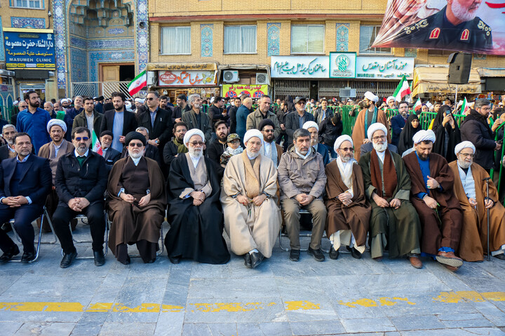 تصاویر/ حماسه آفرینی مردم قم در یوم الله 22 دی