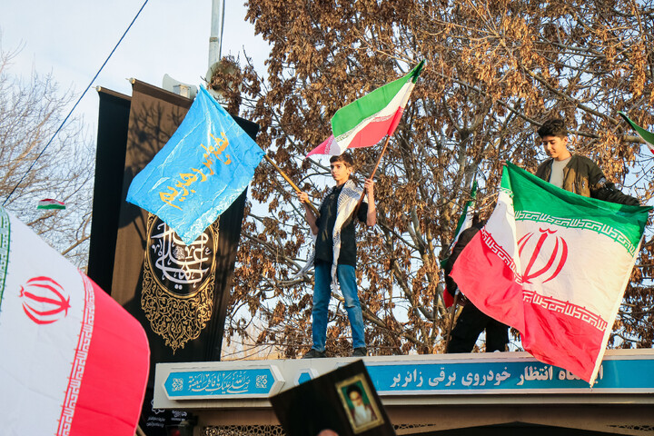 تصاویر/ حماسه آفرینی مردم قم در یوم الله 22 دی