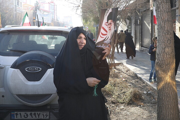 تصاویر/ راهپیمایی باشکوه مردم قم علیه اغتشاشگران