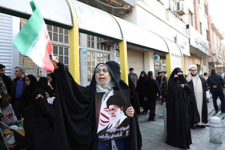 تصاویر/ راهپیمایی باشکوه مردم قم علیه اغتشاشگران