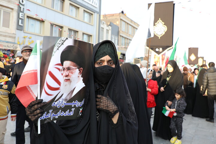 تصاویر/ راهپیمایی باشکوه مردم قم علیه اغتشاشگران