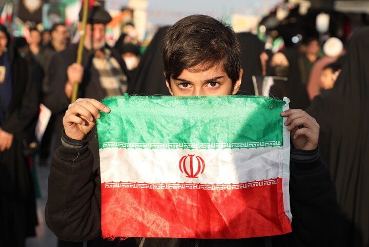 تصاویر/ راهپیمایی باشکوه مردم قم علیه اغتشاشگران