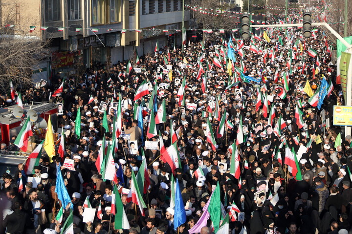 حماسه ملت ایران، باطل‌السحر توطئه‌های استکبار شد