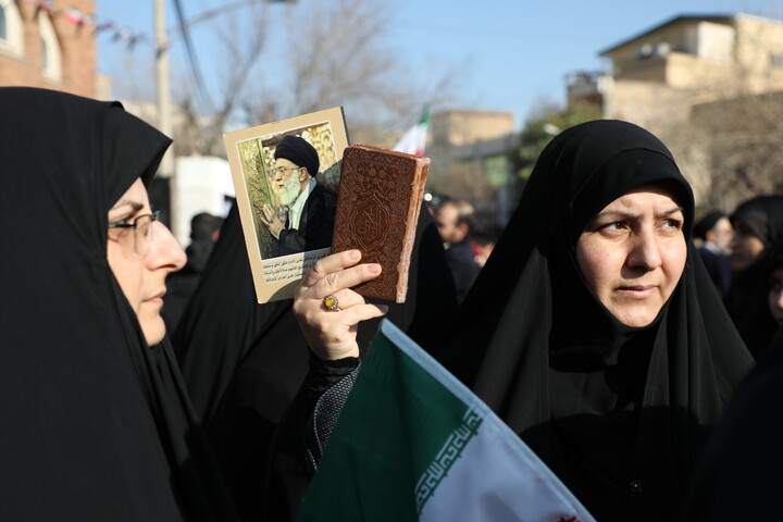 تصاویر/ راهپیمایی باشکوه مردم قم علیه اغتشاشگران