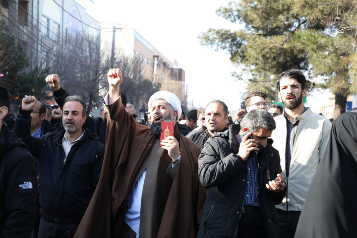 تصاویر/ راهپیمایی باشکوه مردم قم علیه اغتشاشگران