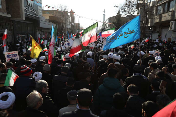 تصاویر/ راهپیمایی باشکوه مردم قم علیه اغتشاشگران
