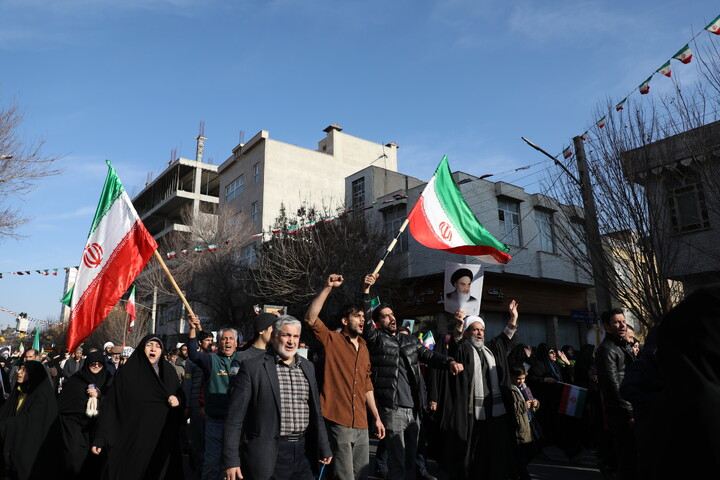 تصاویر/ راهپیمایی باشکوه مردم قم علیه اغتشاشگران