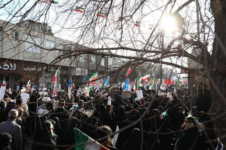 تصاویر/ راهپیمایی باشکوه مردم قم علیه اغتشاشگران
