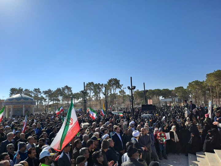 راهپیمایی پرشور مردم نائین در محکومیت حملات تروریستی اخیر