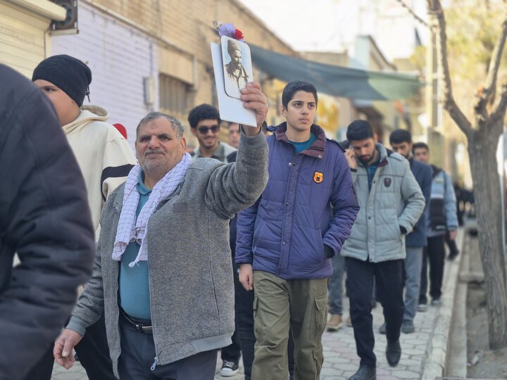 راهپیمایی پرشور مردم نائین در محکومیت حملات تروریستی اخیر