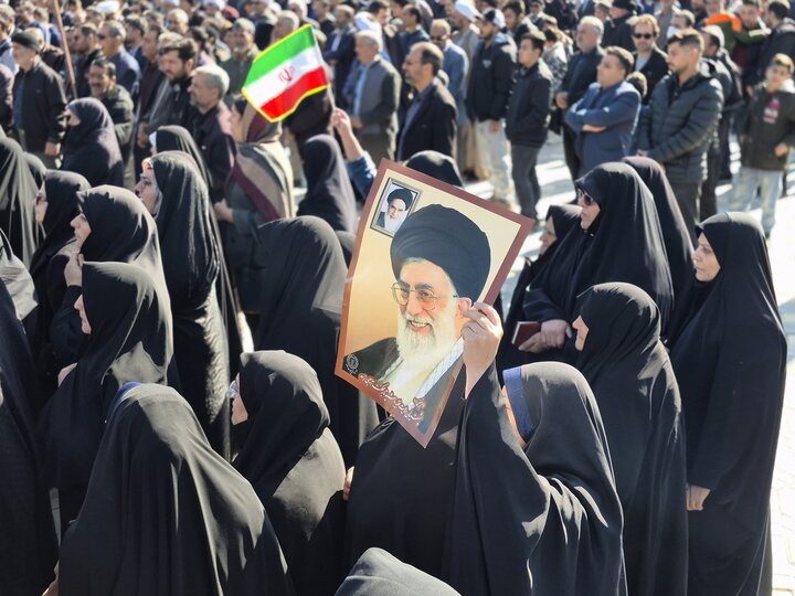 راهپیمایی پرشور مردم نائین در محکومیت حملات تروریستی اخیر