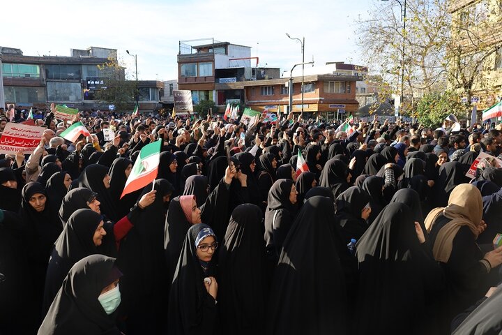 خروش مردم مرکز مازندران در راهپیمایی 22  دی