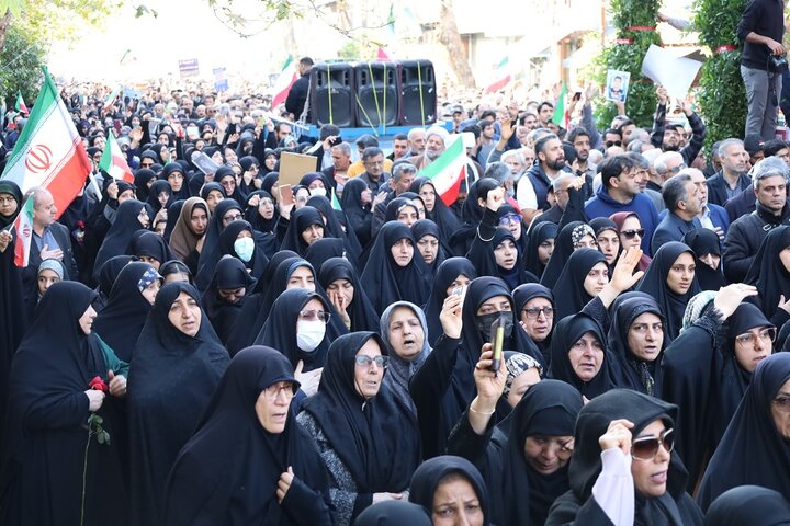 خروش مردم مرکز مازندران در راهپیمایی 22  دی