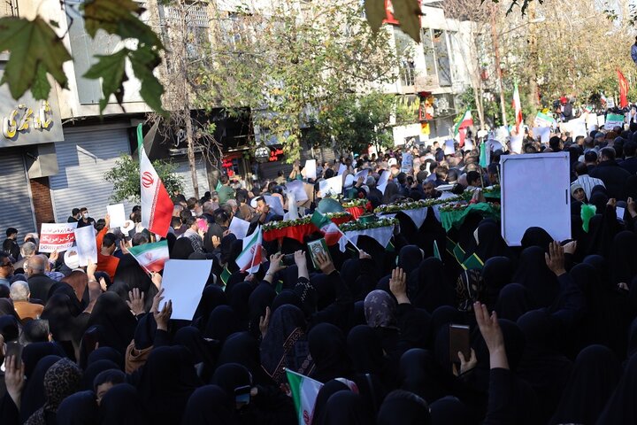 خروش مردم مرکز مازندران در راهپیمایی 22  دی