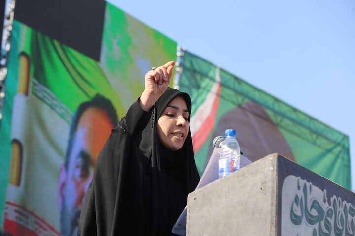 تصاویر / تجمع بزرگ مردمی و تشییع باشکوه لاله‌های خونین امنیت در اصفهان