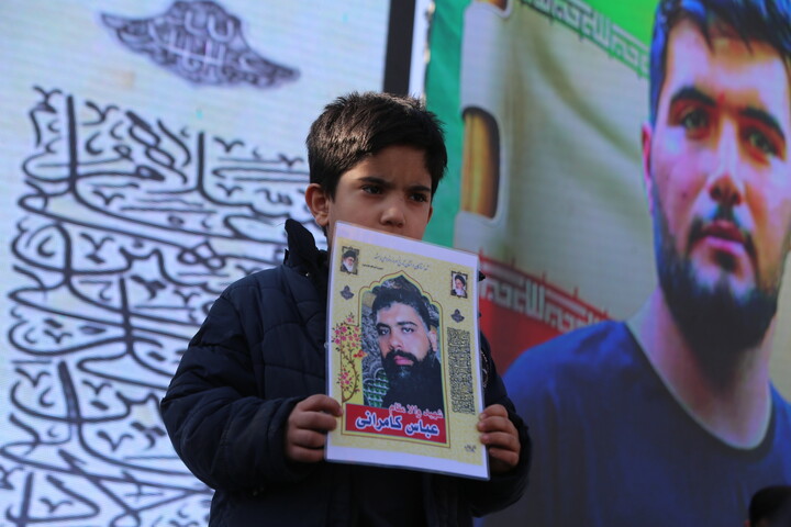 تصاویر / تجمع بزرگ مردمی و تشییع باشکوه لاله‌های خونین امنیت در اصفهان