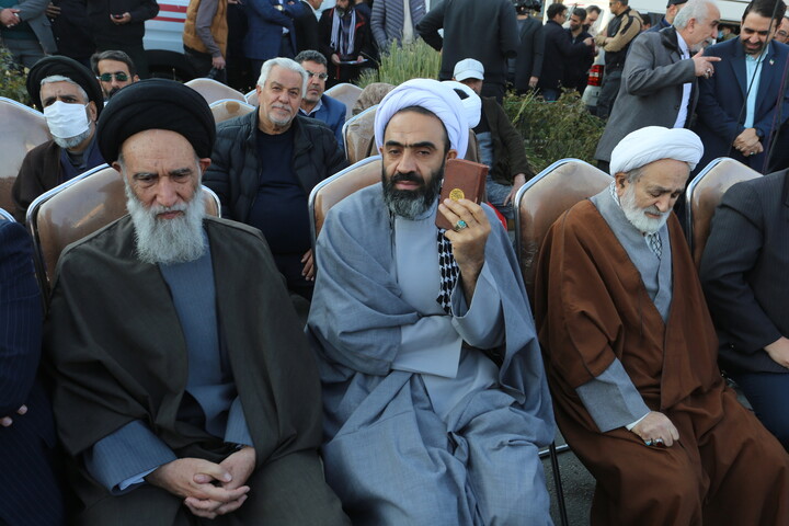 تصاویر / تجمع بزرگ مردمی و تشییع باشکوه لاله‌های خونین امنیت در اصفهان