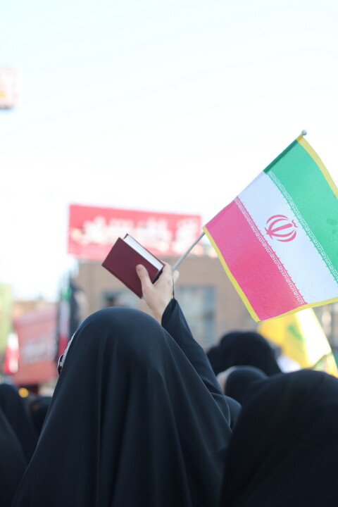 تصاویری از راهپیمایی پرشور مردم قم در محکومیت فتنه آمریکایی - صهیونی