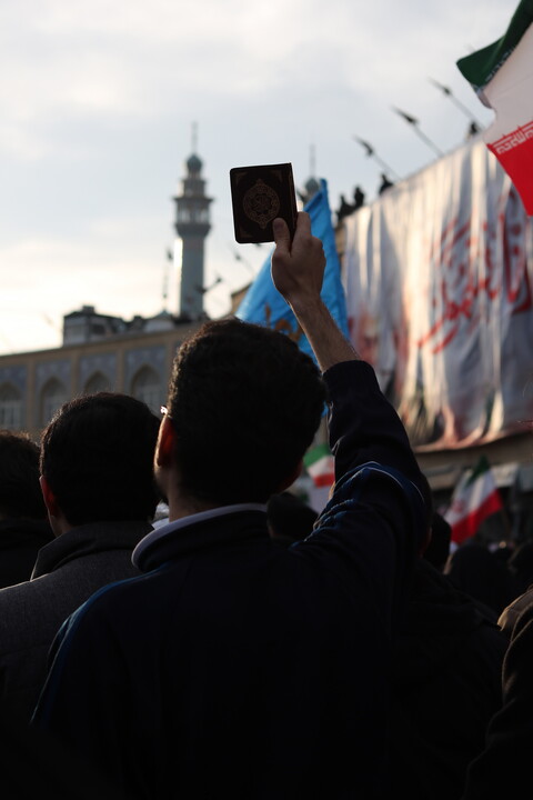 تصاویری از راهپیمایی پرشور مردم قم در محکومیت فتنه آمریکایی - صهیونی