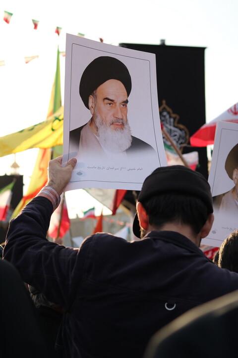 تصاویری از راهپیمایی پرشور مردم قم در محکومیت فتنه آمریکایی - صهیونی