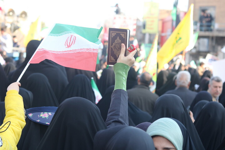 تصاویری از راهپیمایی پرشور مردم قم در محکومیت فتنه آمریکایی - صهیونی