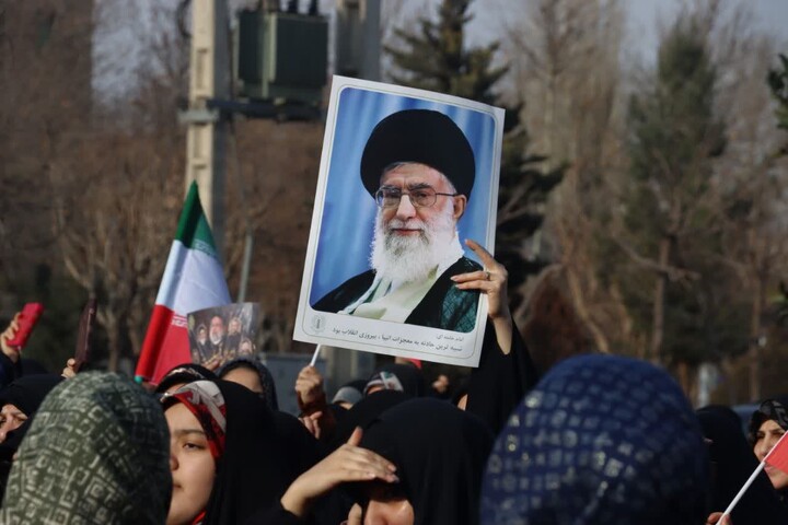 قیام  مردم مهرشهر کرج علیه اغتشاشگران