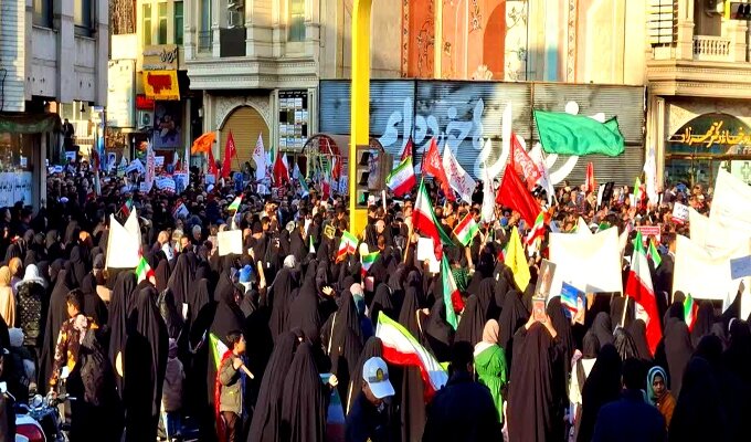 تصاویر/راهپیمایی حماسی تاریخی و بی سابقه مردم کاشان در یوم الله ۲۲ دی