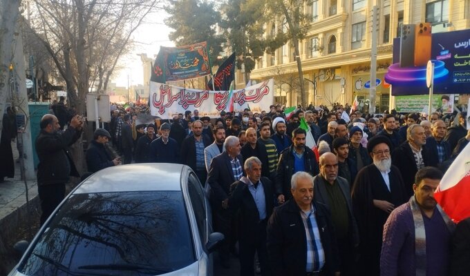 تصاویر/راهپیمایی حماسی تاریخی و بی سابقه مردم کاشان در یوم الله ۲۲ دی