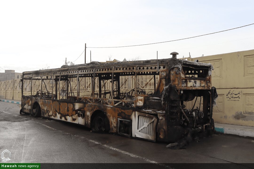 تصاویر / آسیب اغتشاشگران در همدان به اموال عمومی