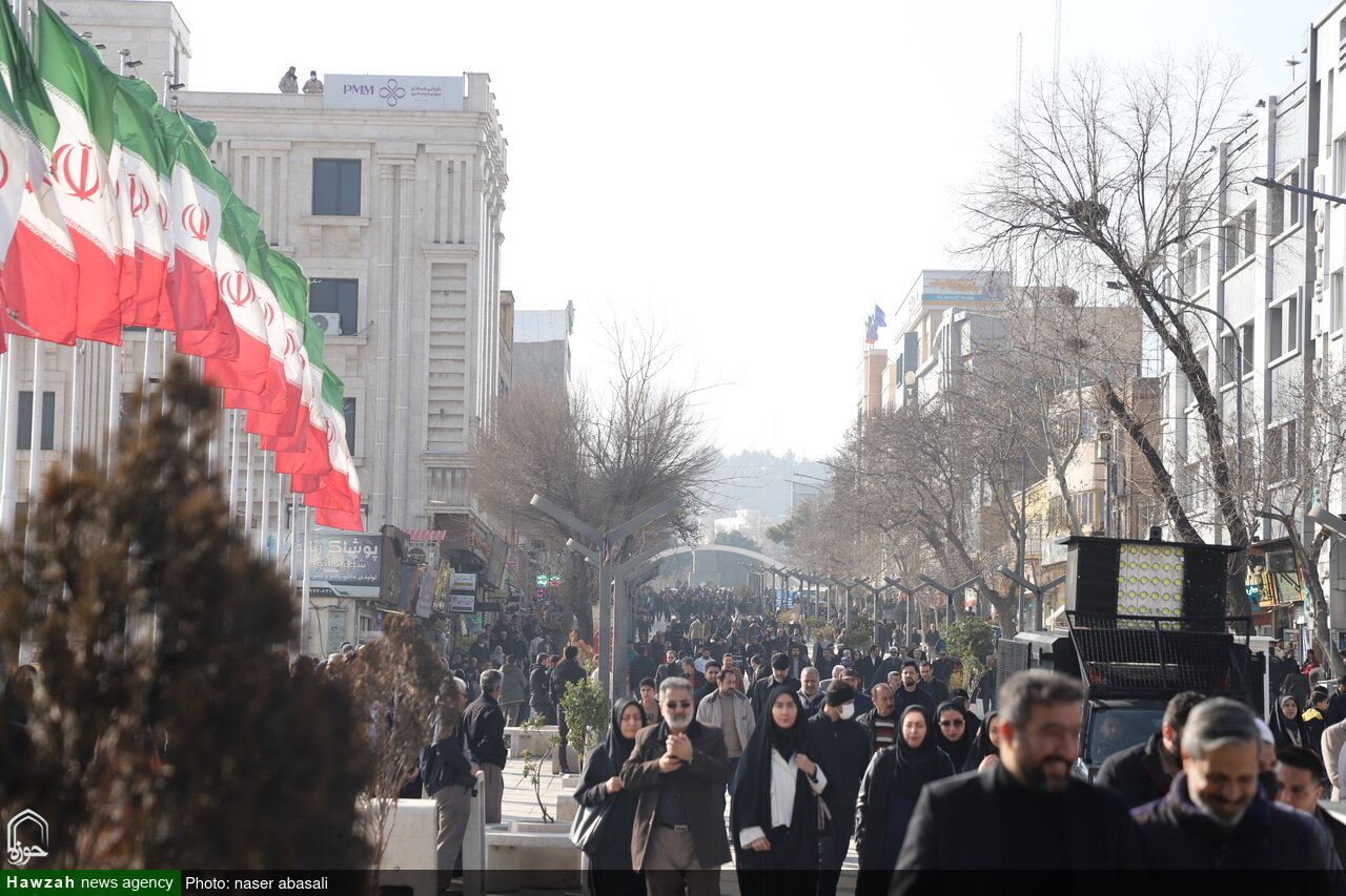 تصاویر/اجتماع مردم غیور سنندج  در محکومیت اغتشاشات اخیر