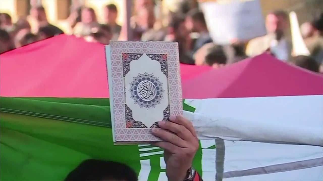 ملحمة شعبية في مدينة قم لإدانة المثيرين للشغب + صور