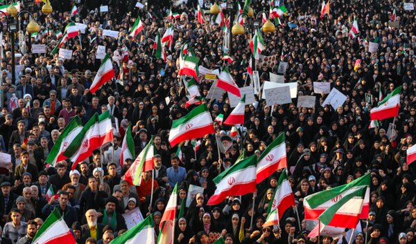 تجمع شعبي كبير في طهران ضد أعمال الشغب المسلحة