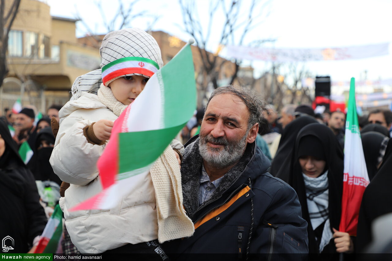 انزجار و خشم مردم تبریز از اهانت آشوبگران به ساحت مقدس قرآن کریم+عکس