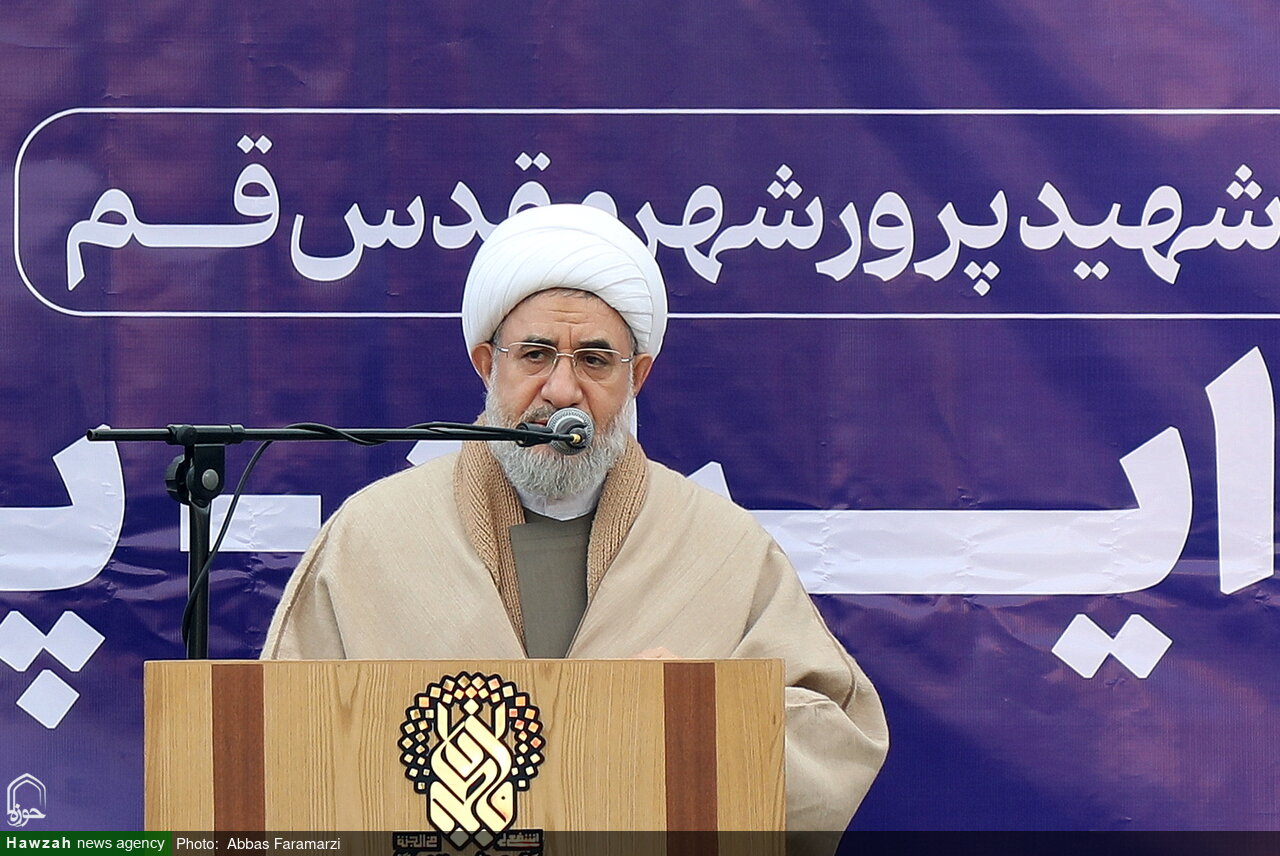 در برابر استکبار جهانی در حال جنگ هستیم و کوتاه نمی آییم/ هویت حسینی‑علوی، استقامت در برابر استکبار اقتصادی و نظامی